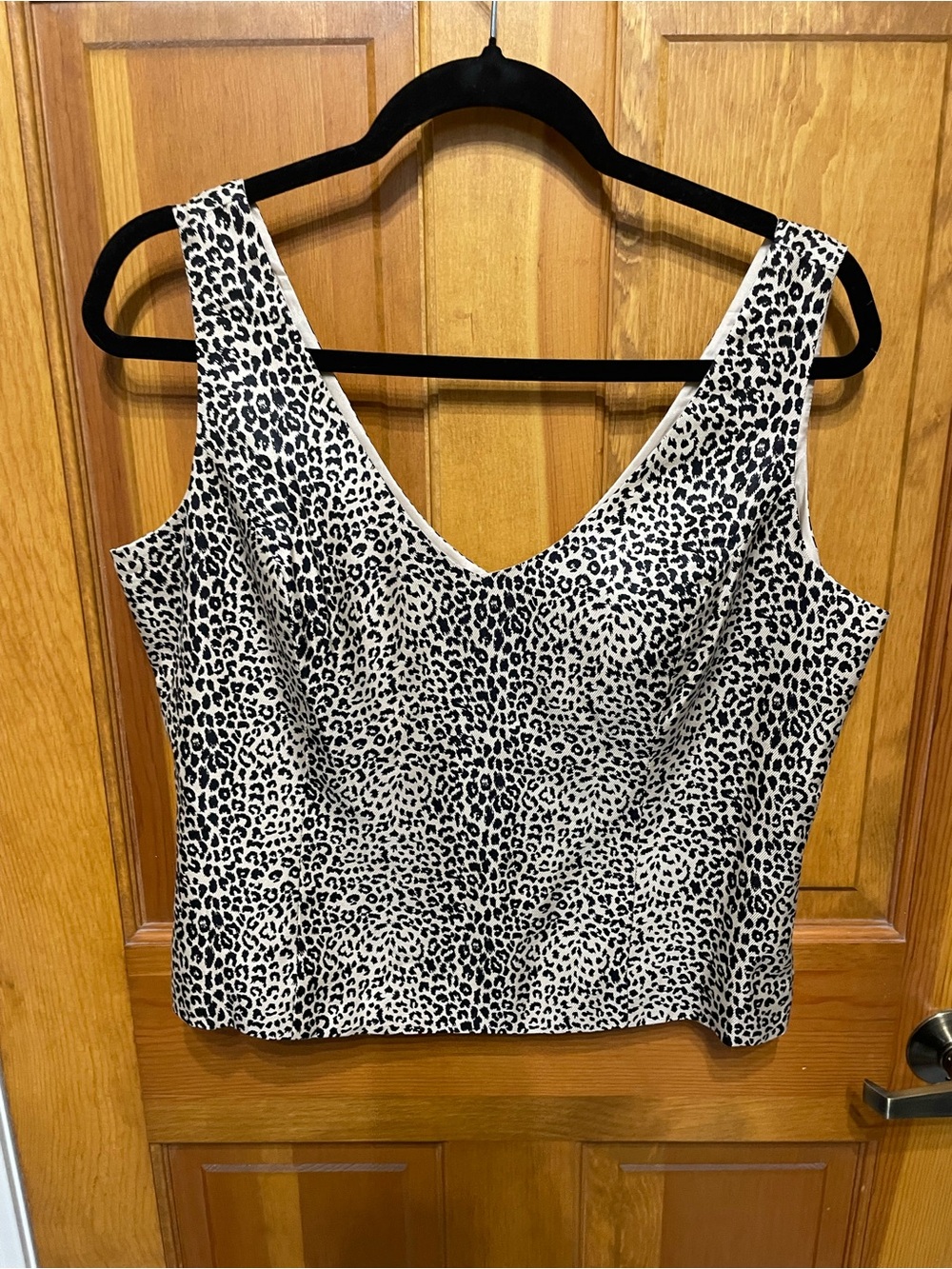 Vera Cristina 100% Silk Sleeveless VNeck Leopard Crop Top Animal Print Y2K 2000s